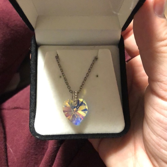 Swarovski crystal heart prism necklace - Picture 2 of 8